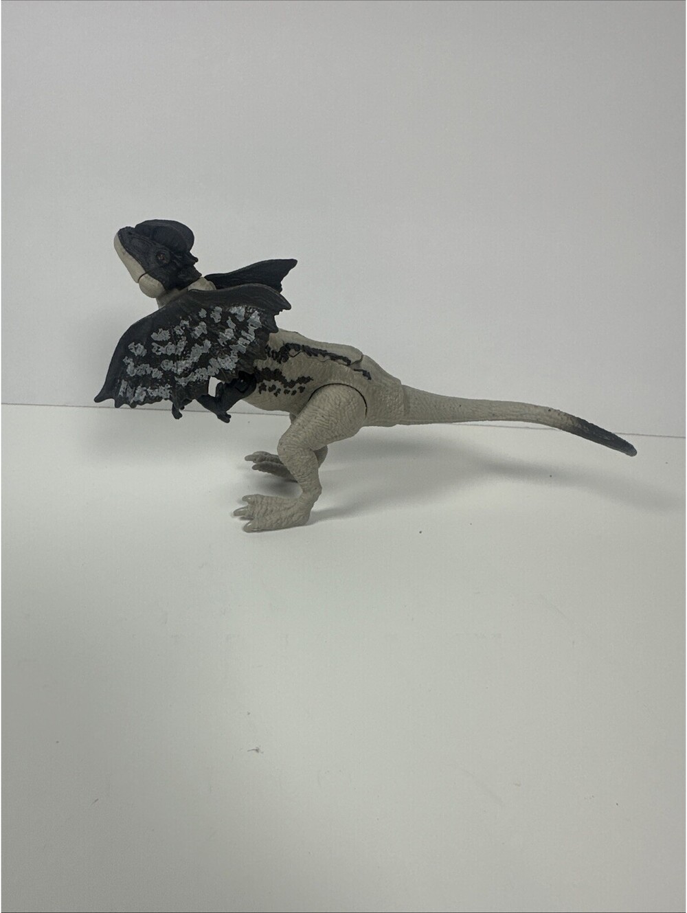 Jurassic World Dino Trackers Strike Attack Grey Dilophosaurus Figure